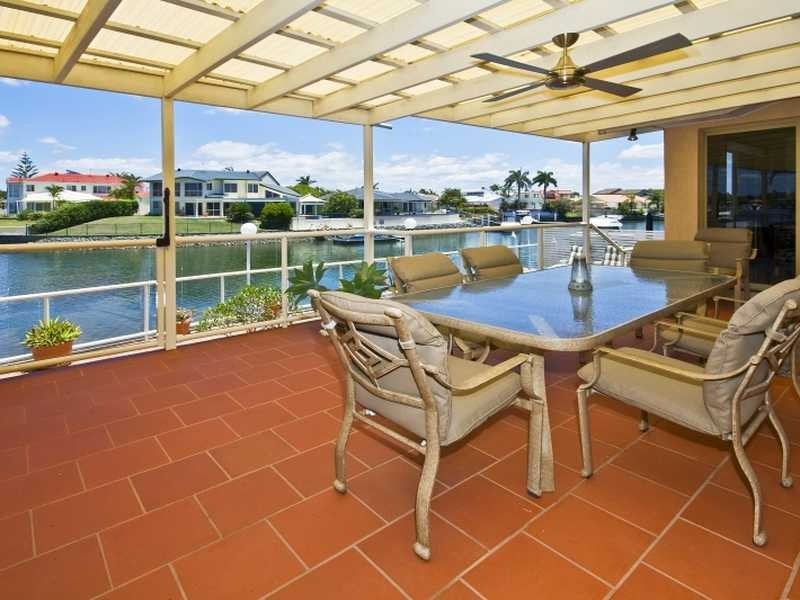 37 Cockleshell Crt, Runaway Bay QLD 4216