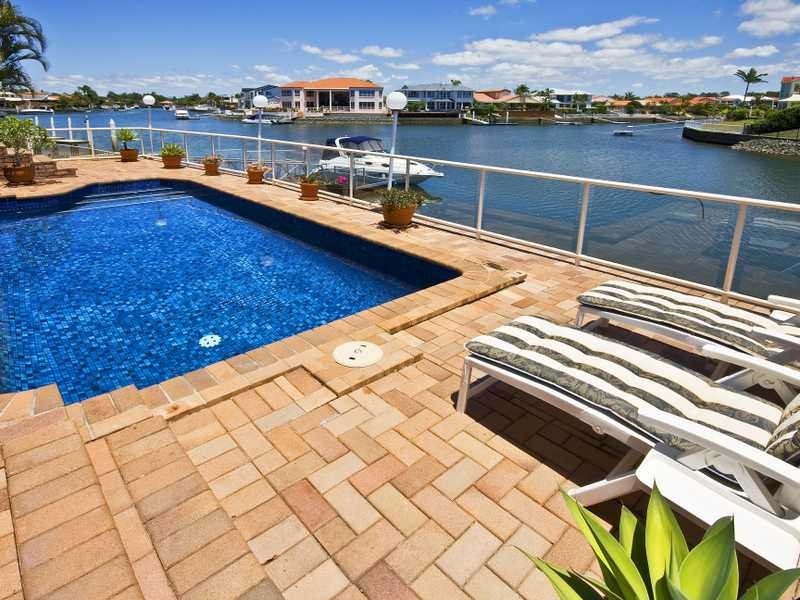 37 Cockleshell Crt, Runaway Bay QLD 4216