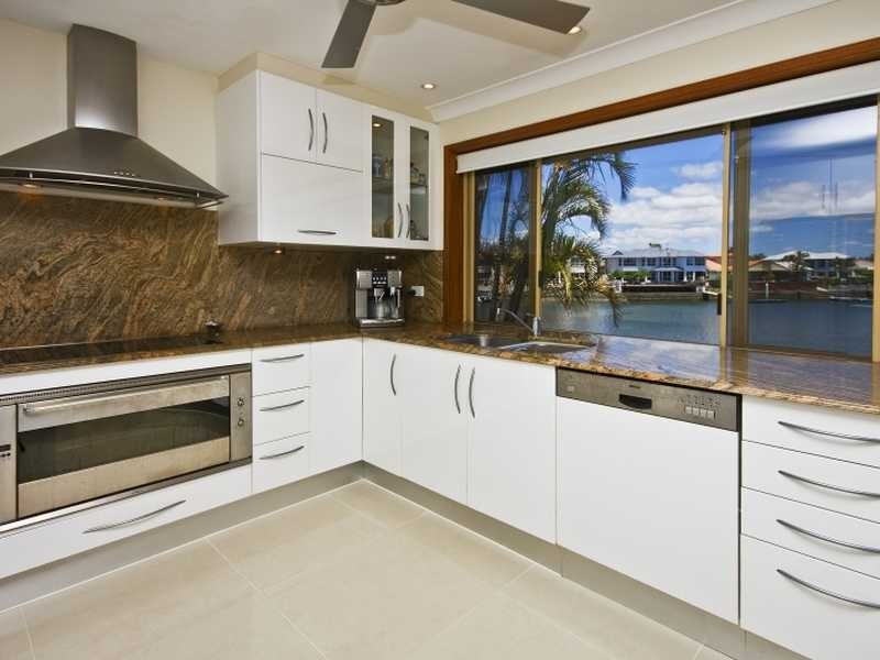 37 Cockleshell Crt, Runaway Bay QLD 4216