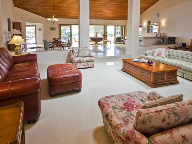 37 Cockleshell Crt, Runaway Bay QLD 4216