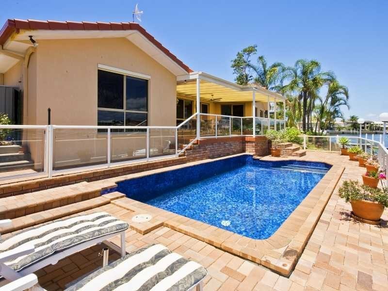 37 Cockleshell Crt, Runaway Bay QLD 4216