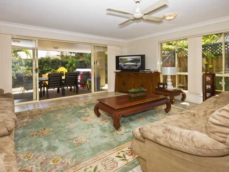2 / 25 Charlton Street, Southport QLD 4215