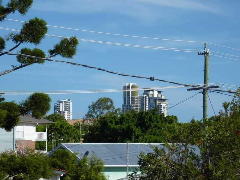 2/76 Worendo Street, Southport QLD 4215