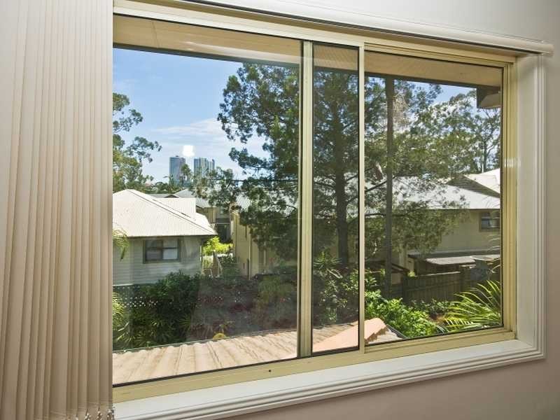 2/25 Charlton Street, Southport QLD 4215