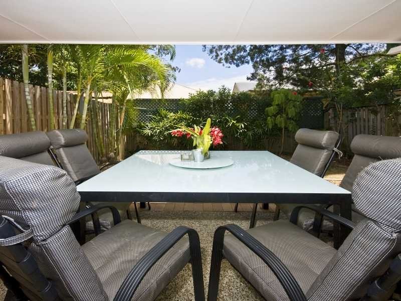 2/25 Charlton Street, Southport QLD 4215