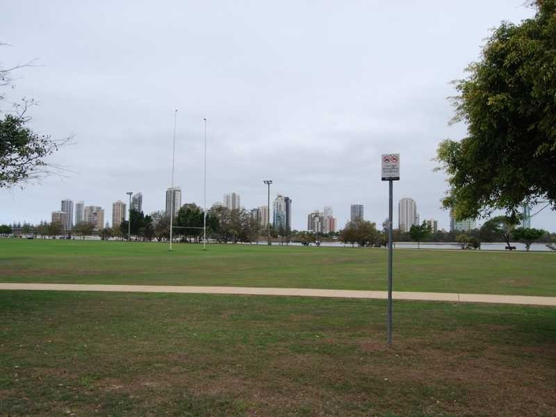 2/25 Charlton Street, Southport QLD 4215