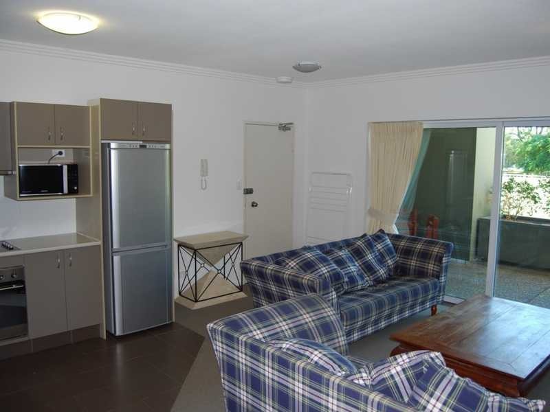 Unit 3/18 Rose, Southport QLD 4215