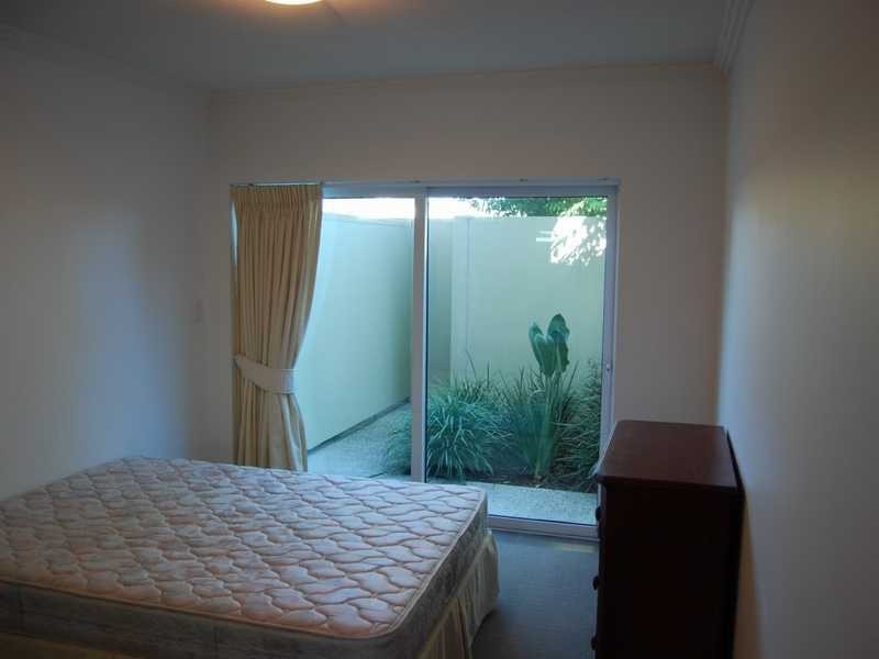 Unit 3/18 Rose, Southport QLD 4215