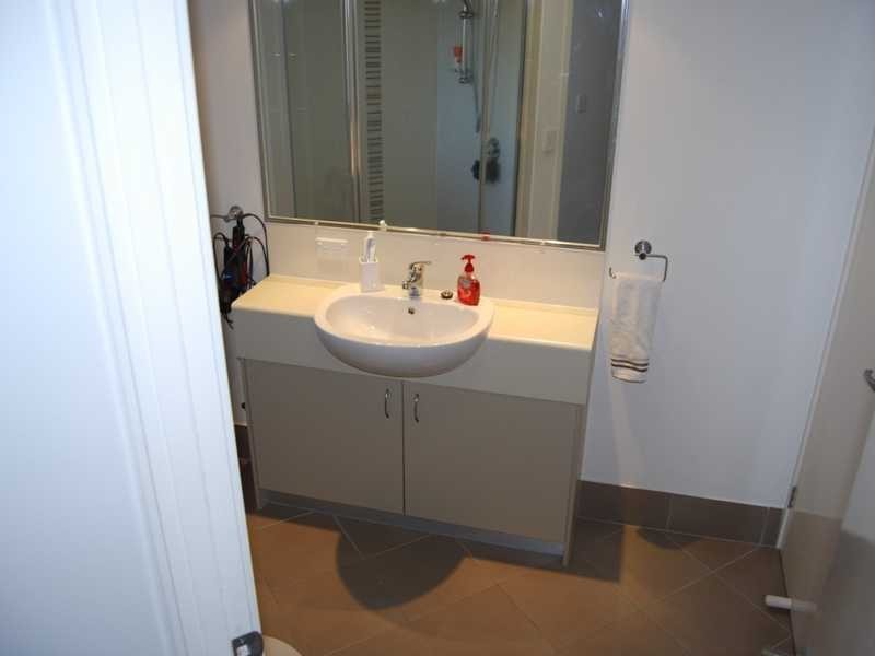 Unit 3/13D Wyndham Ave, Southport QLD 4215