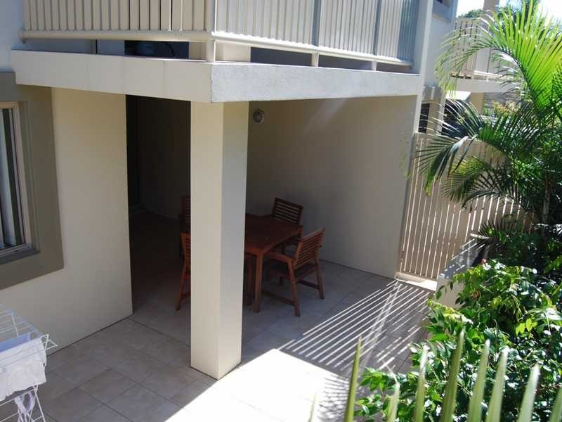 Unit 3/13D Wyndham Ave, Southport QLD 4215