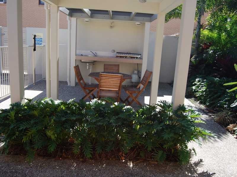 Unit 3/13D Wyndham Ave, Southport QLD 4215