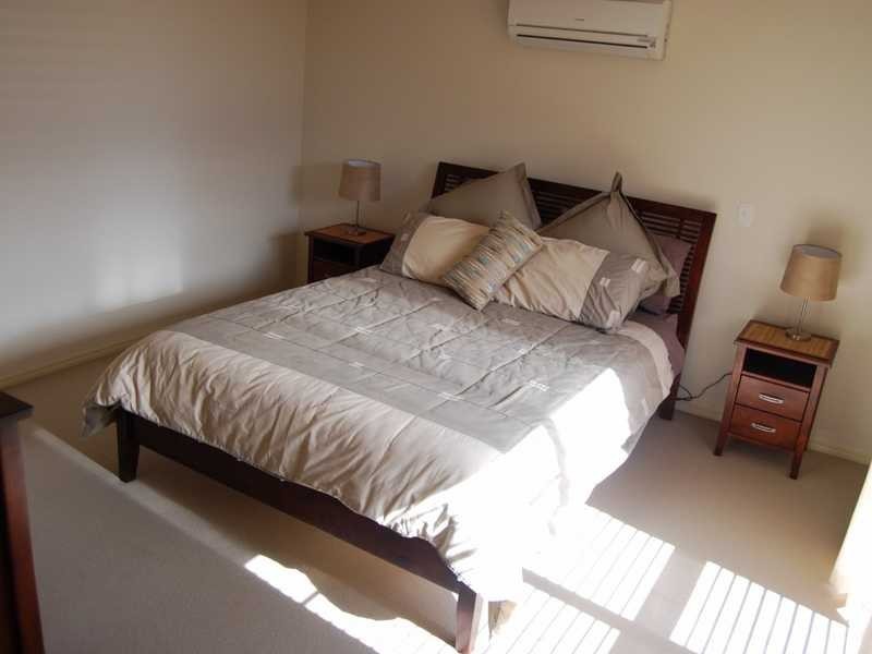 9 Chesterton Street, Pacific Pines QLD 4211