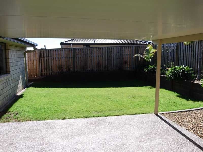 9 Chesterton Street, Pacific Pines QLD 4211