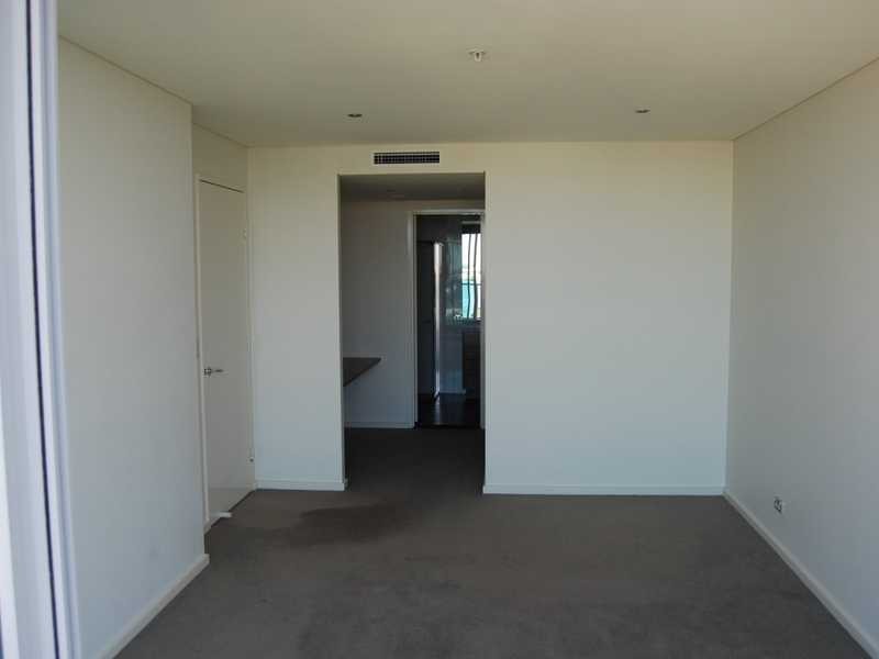Unit 1006/1 Como Crescent, Southport QLD 4215