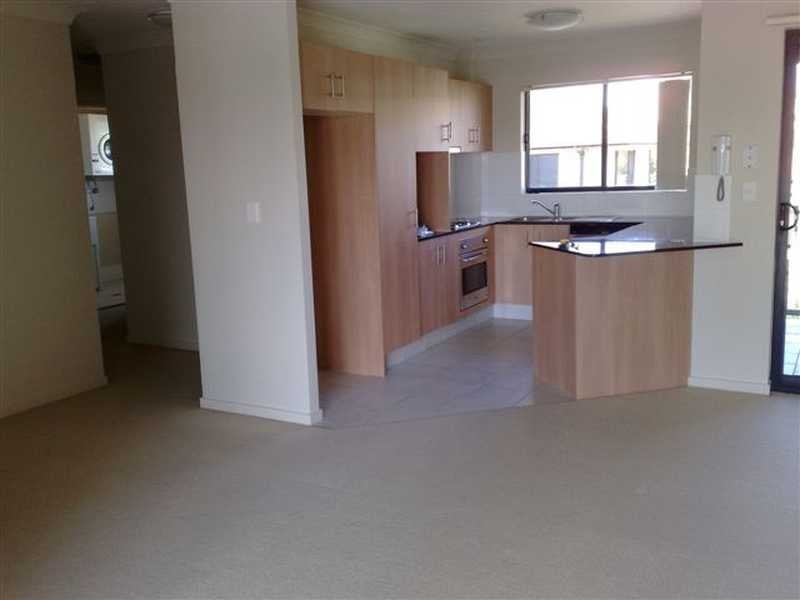 Unit 8/46 Lenneberg Street, Southport QLD 4215