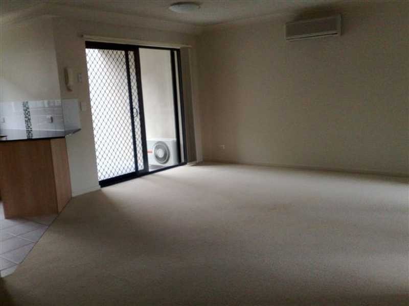 Unit 8/46 Lenneberg Street, Southport QLD 4215