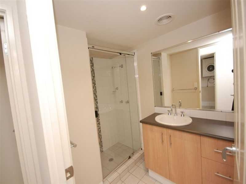 Unit 8/46 Lenneberg Street, Southport QLD 4215