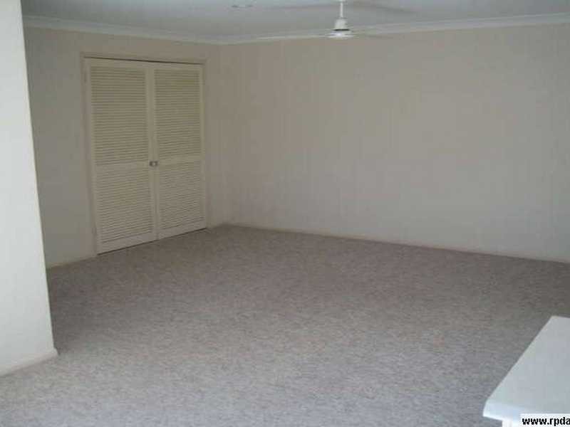 Unit 1/17 Coventry Court, Labrador QLD 4215