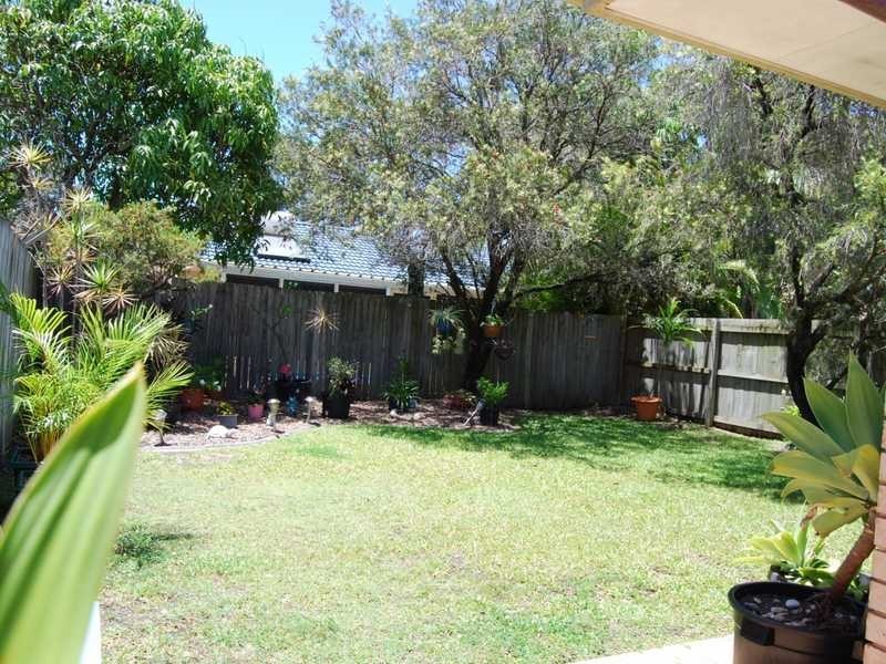 Unit 1/17 Coventry Court, Labrador QLD 4215