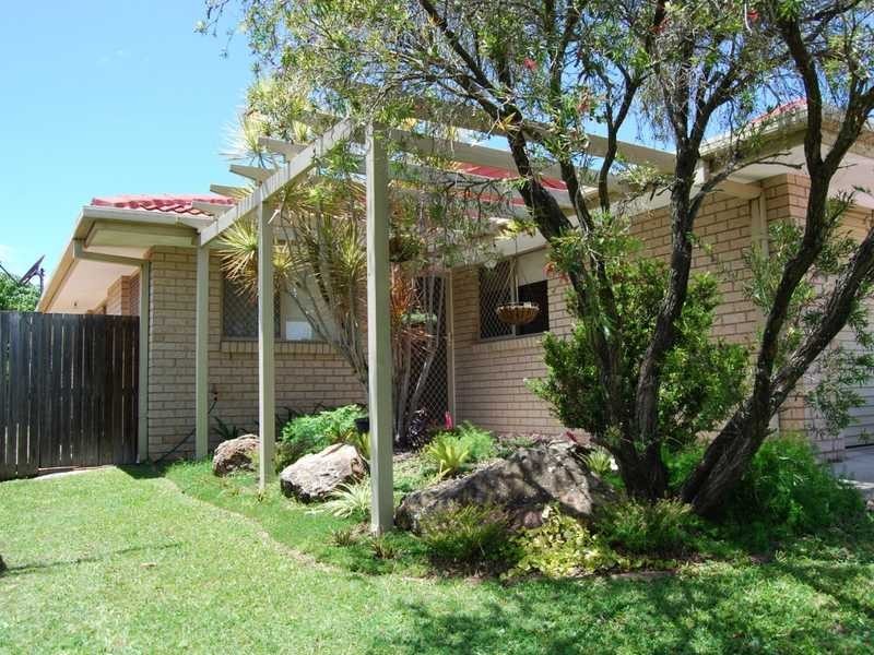 Unit 1/17 Coventry Court, Labrador QLD 4215