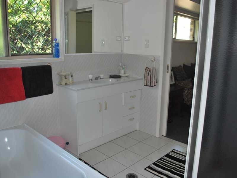 Unit 1/5 Pamela Court, Labrador QLD 4215