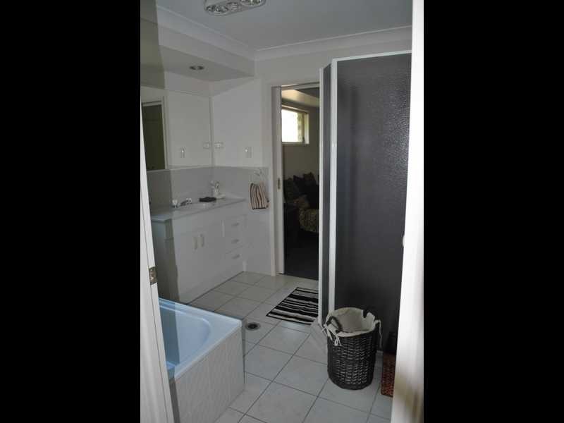 Unit 1/5 Pamela Court, Labrador QLD 4215