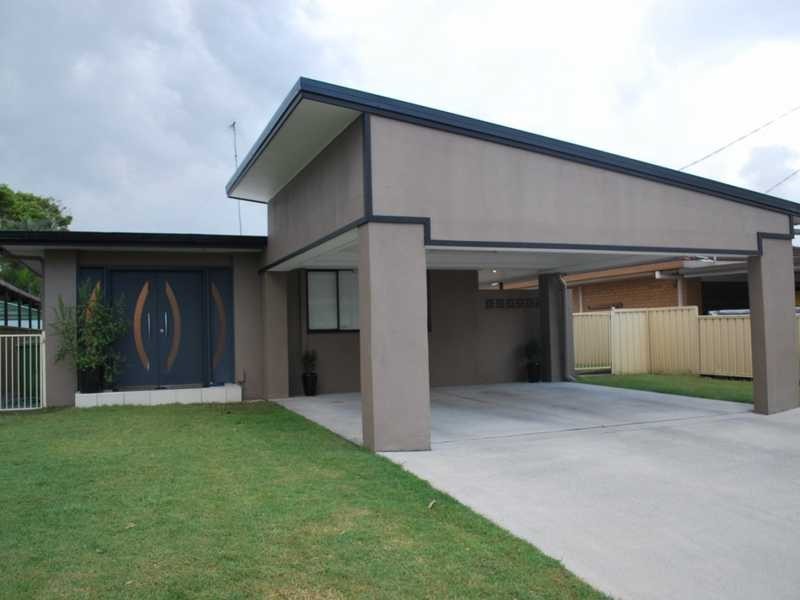 40 Ashgrove Avenue, Runaway Bay QLD 4216