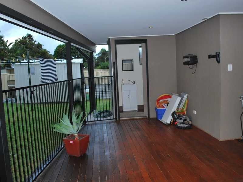 40 Ashgrove Avenue, Runaway Bay QLD 4216