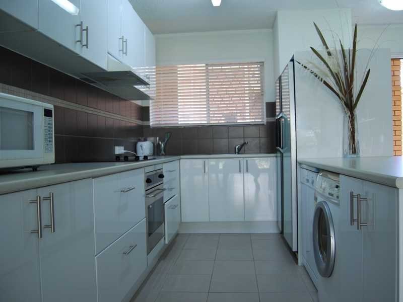 Unit 2/128 Marine Parade, Southport QLD 4215