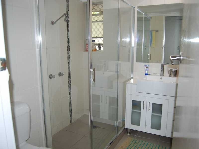 Unit 2/128 Marine Parade, Southport QLD 4215