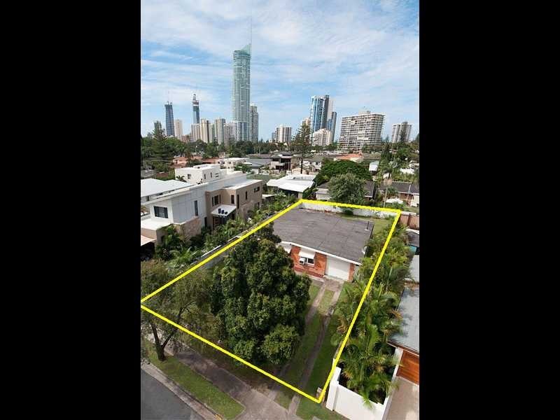 12 Brindisi Avenue, Isle Of Capri QLD 4217