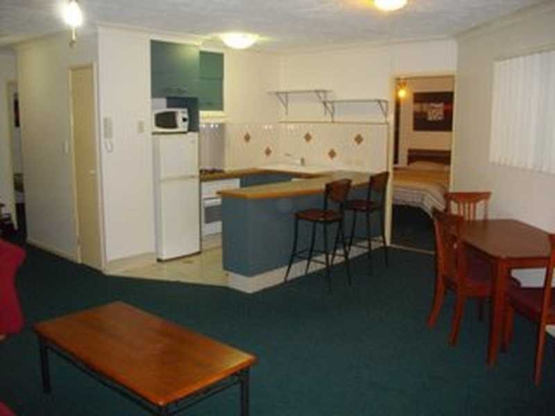 Unit 12/7 Robert Street, Labrador QLD 4215