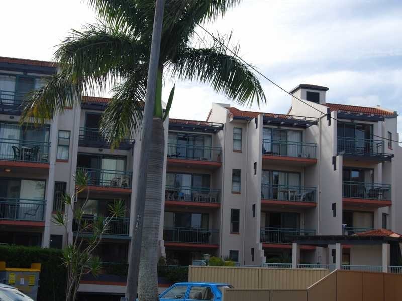 Unit 12/7 Robert Street, Labrador QLD 4215