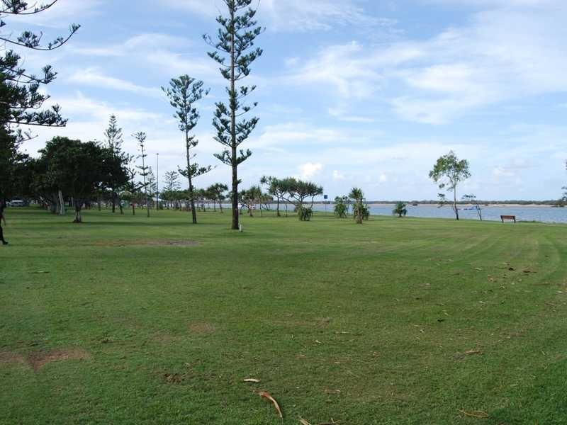 Unit 12/7 Robert Street, Labrador QLD 4215