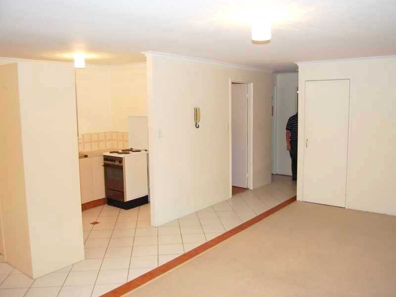 Unit 14/28 Hunter Avenue, Labrador QLD 4215