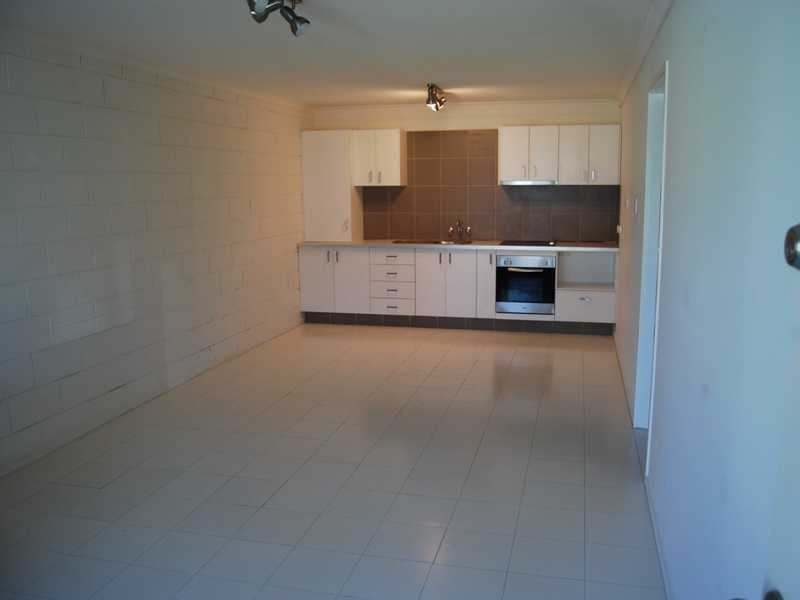 Unit 2/126 Marine Parade, Southport QLD 4215