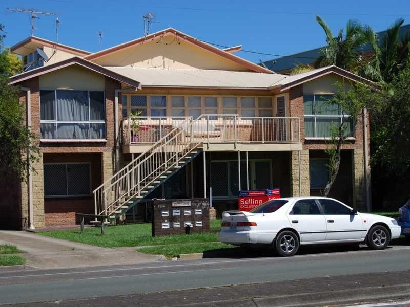 Unit 2/126 Marine Parade, Southport QLD 4215