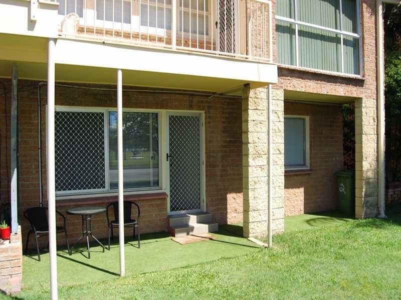 Unit 2/126 Marine Parade, Southport QLD 4215