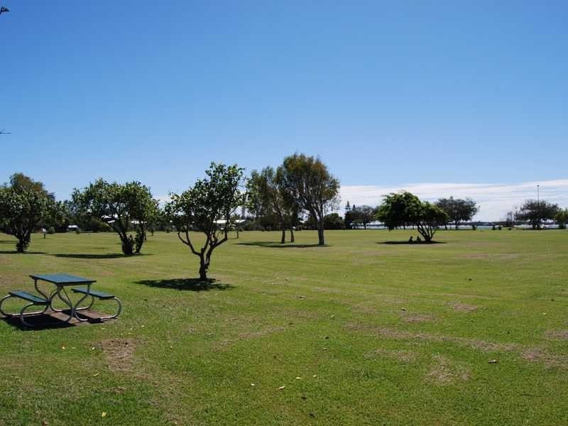 Unit 7/126 Marine Parade, Southport QLD 4215