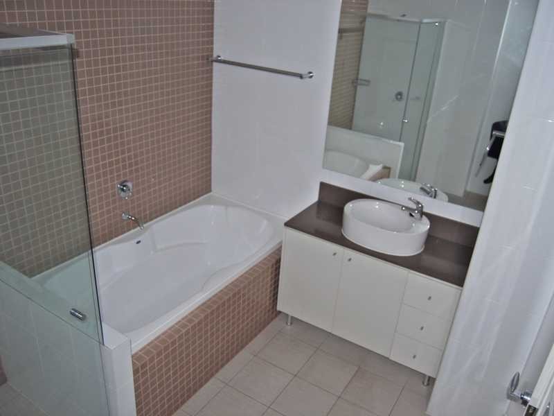 Apartment 1104/4 Como Crescent, Southport QLD 4215