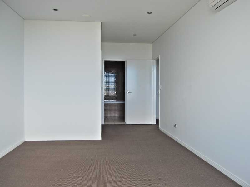 Apartment 1104/4 Como Crescent, Southport QLD 4215