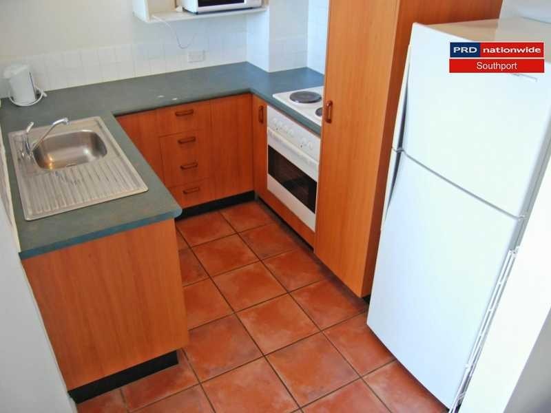 Unit 2/140 Marine Parade, Southport QLD 4215