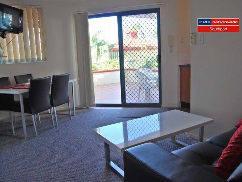 Unit 2/140 Marine Parade, Southport QLD 4215