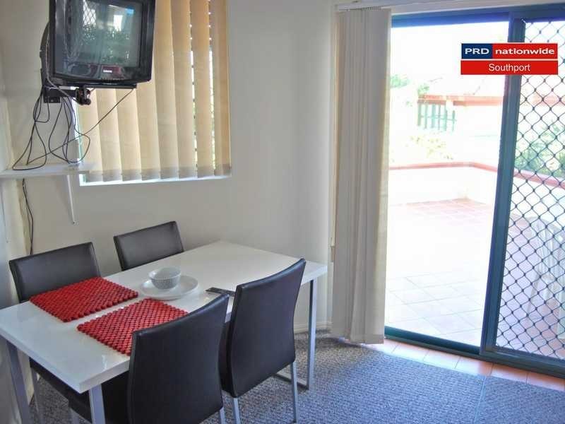 Unit 2/140 Marine Parade, Southport QLD 4215