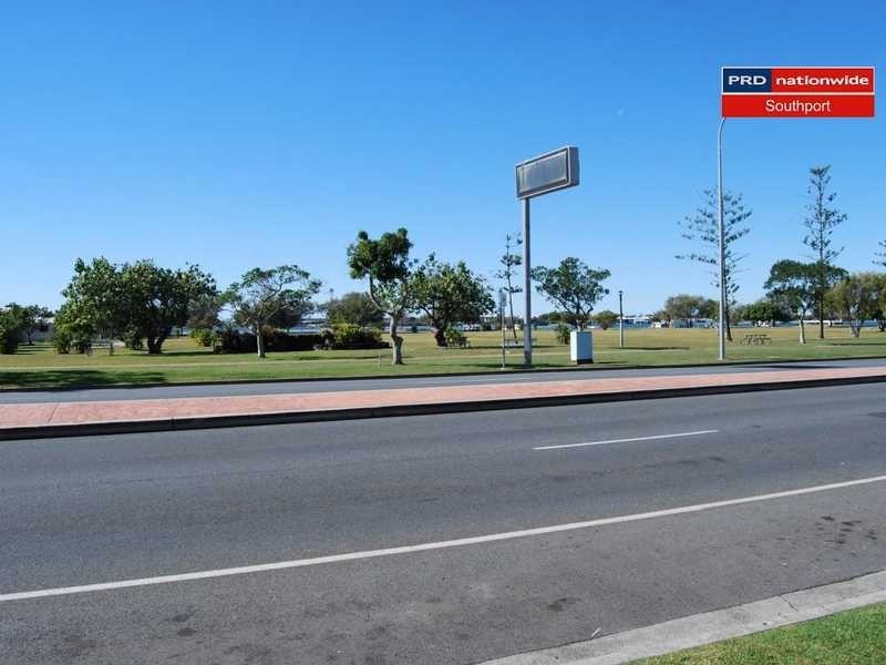 Unit 2/140 Marine Parade, Southport QLD 4215