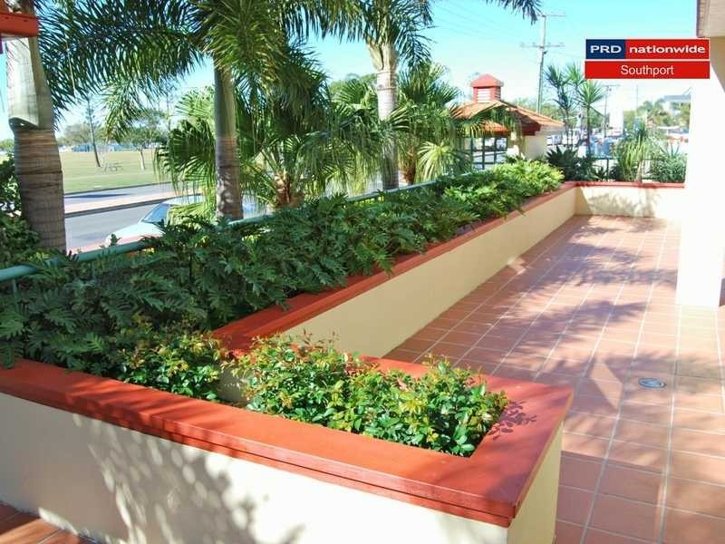 Unit 2/140 Marine Parade, Southport QLD 4215