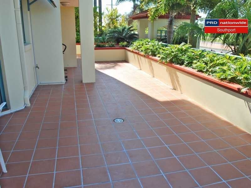 Unit 2/140 Marine Parade, Southport QLD 4215