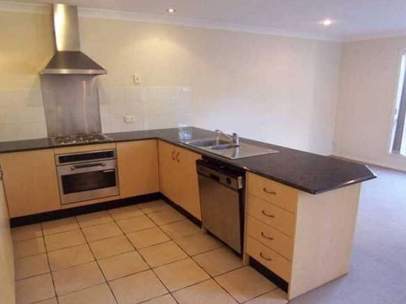 Unit 9/18 Blake Street, Southport QLD 4215
