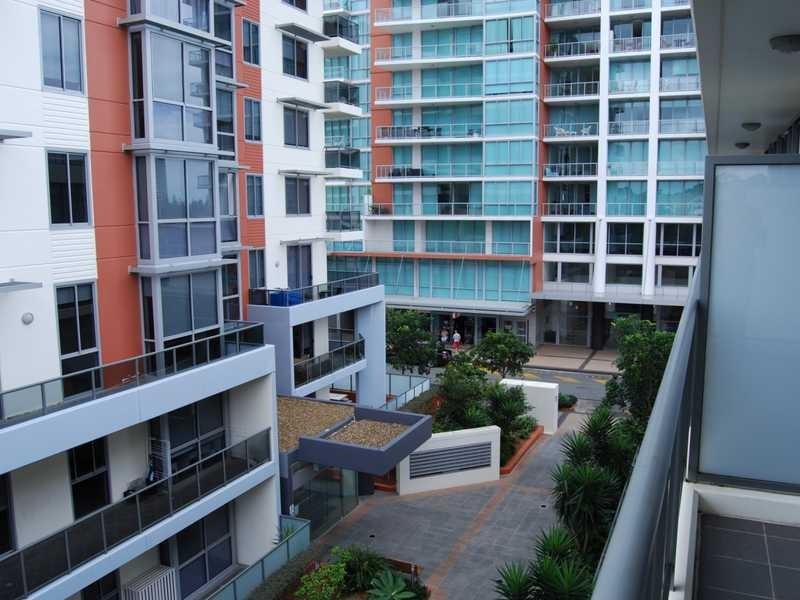 Apartment 406/3 Como Crescent, Southport QLD 4215