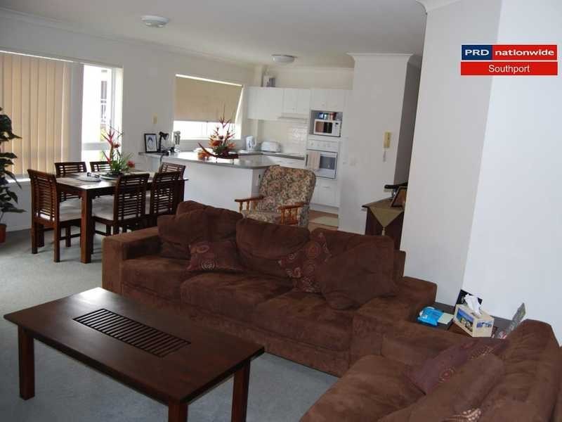 Unit 18/12 Lloyd Street, Southport QLD 4215
